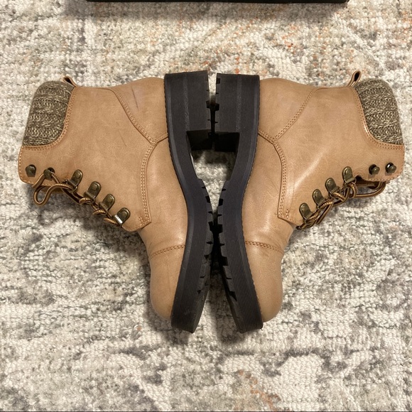 MIA pull-on ankle boots - Picture 3 of 4